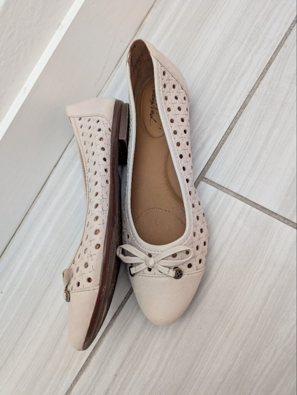 Patricia Nash Womens 8.5 Leather Ballet Flats Bettina perforated Woven Ivory Bow